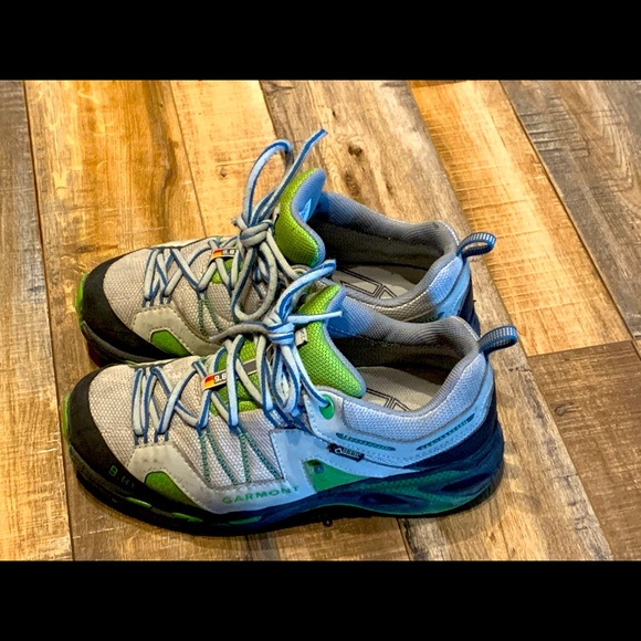 Garmont women’s size 7 hiking shoes - Picture 5 of 6